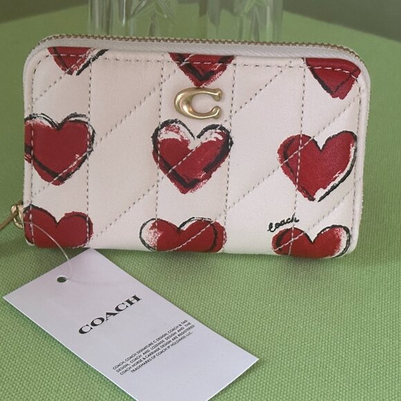 COACH SMALL ZIP-AROUND CARD CASE W/QUILTING & HEART PRINT:NWT CBR71 - Picture 1 of 10